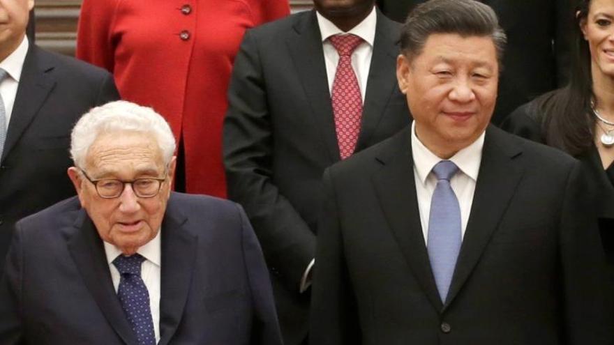 Xi, con Henry Kissinger este viernes en Pekín.