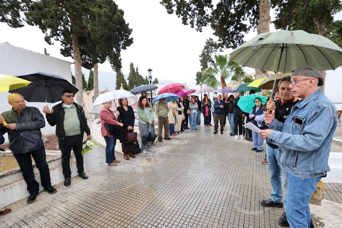 Las imágenes del acto realizado en Ibiza en memoria de las víctimas de la Guerra Civil y la dictadura