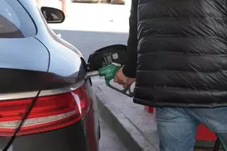 La gasolina sube un 17% y el gasóleo un 15% desde principios de año