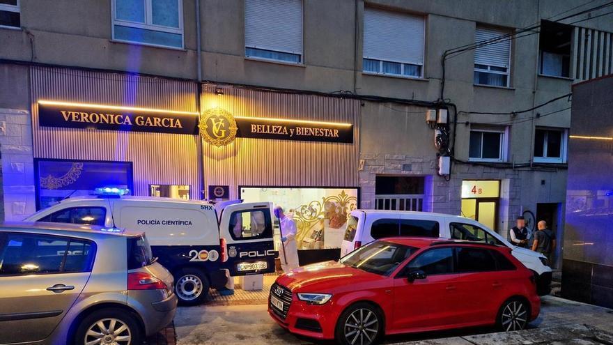 La Policía busca a un hombre y una mujer que convivía en el piso donde apareció una mujer calcinada