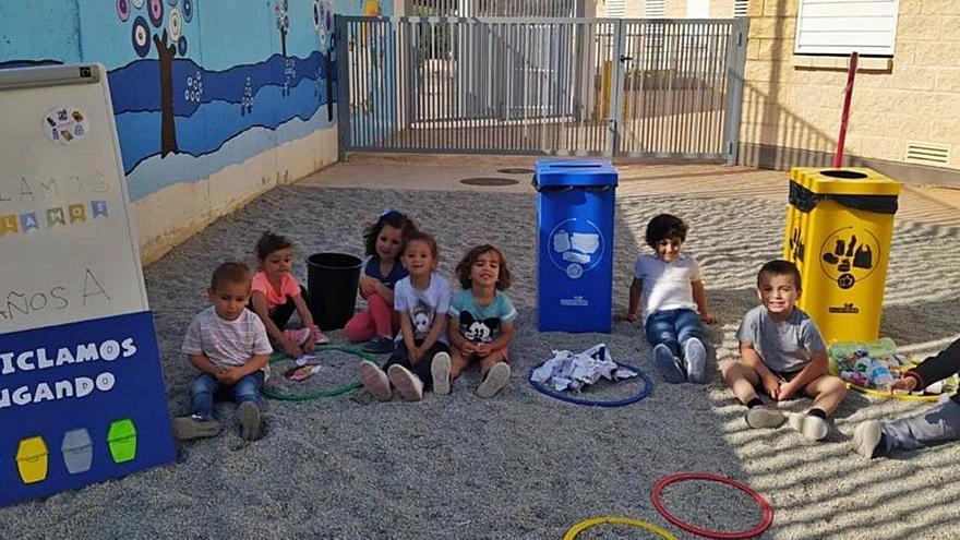 Talleres de reciclaje y jornadas senderistas han sido algunas de la actividades de la Semana de la Salud del CEIP La Cruz de Totana.