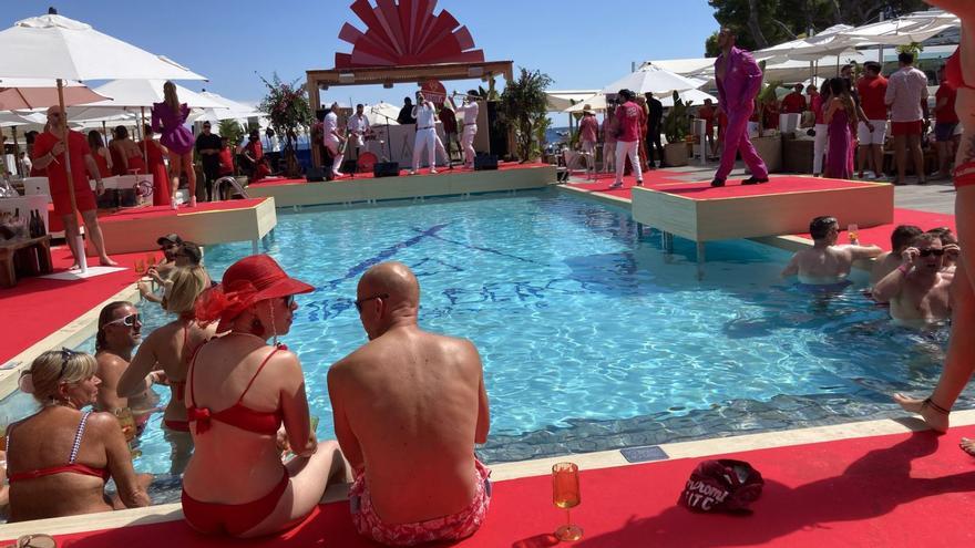 Dom Pérignon und Poolbett inklusive: So sind die Luxuspartys der High Society auf Mallorca