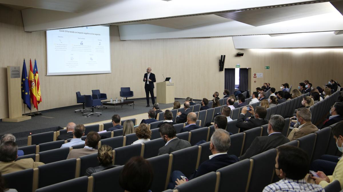 Iván González, director de comunicación corporativa y marketing de Seidor, en el Acto de presentación del I Barómetro de la transformación digital de las empresas de la Comunitat Valenciana y Murcia.