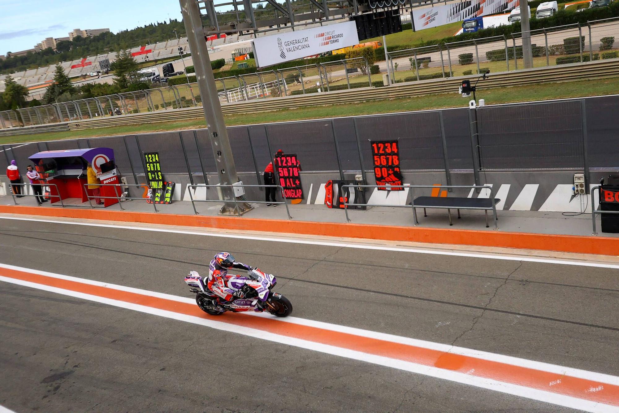 Primeras imágenes de Marc Márquez entrenando con la Ducati en Cheste