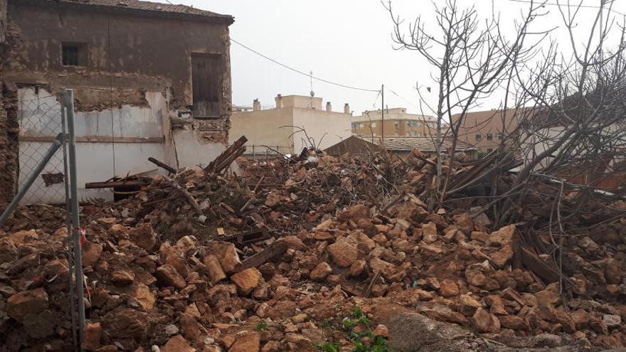 La urbanizadora del Plan Montoyos cierra en San Vicente las demoliciones de las últimas casas