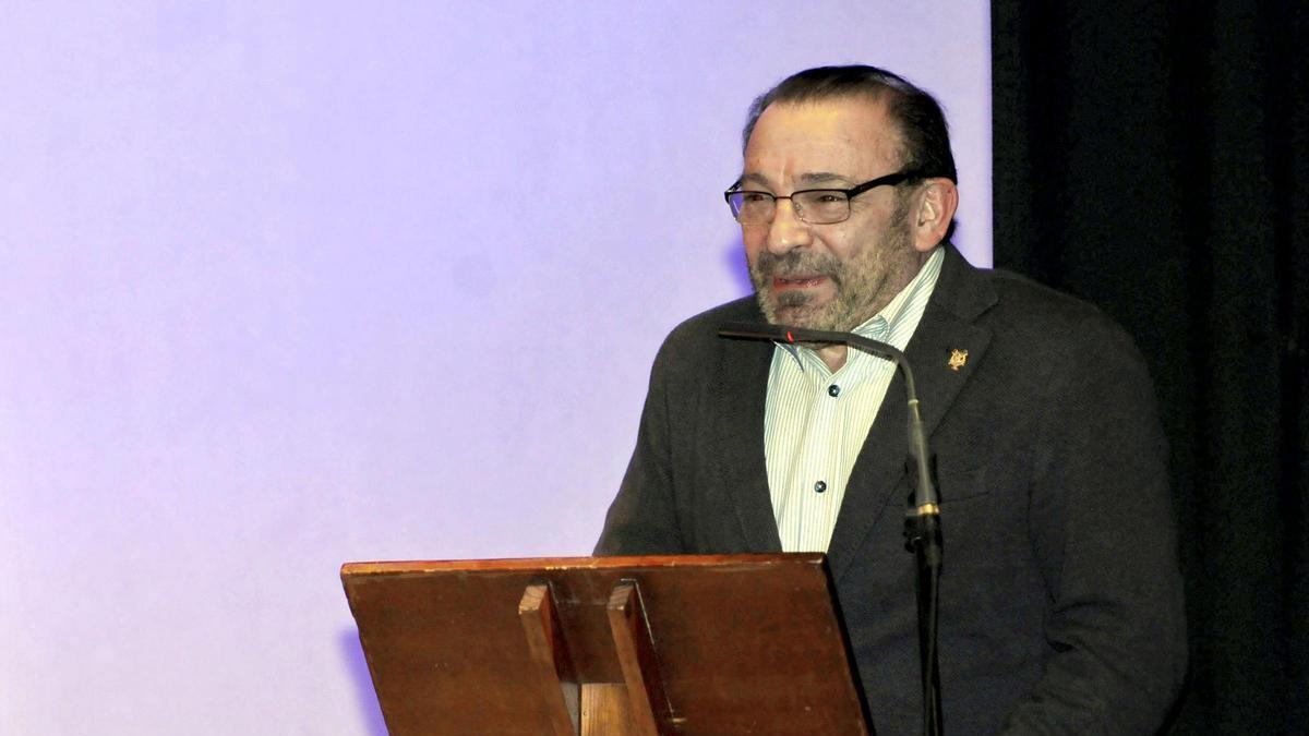 Jesús Montes Sanzo, en una intervención en el teatro de El Entrego.