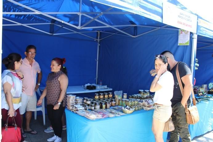 San Bartolomé inaugura su mercado y homenajea a las madres