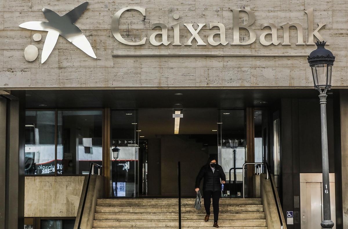 Sede de CaixaBank en Valencia en el antiguo edifico de Bancaja