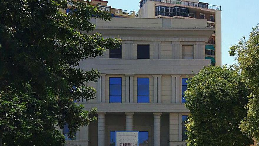 Imagen del edificio construido para el Museo de Torremolinos en la plaza Pablo Ruiz Picasso.