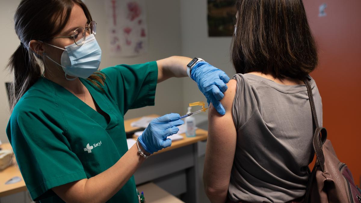 Vacunación contra el coronavirus en el hospital Virgen de la Concha de Zamora