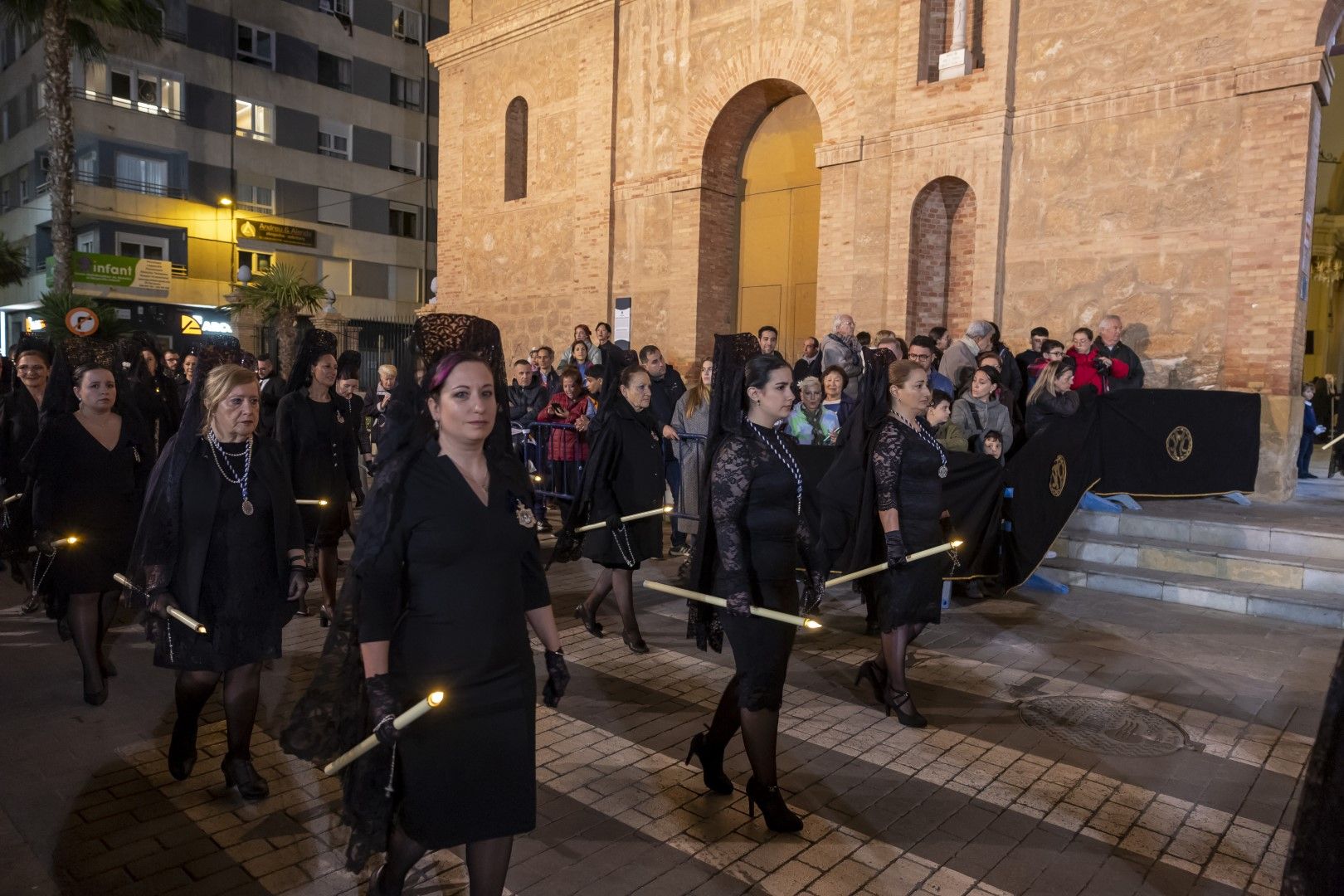 Encuentro de la Vía Dolorosa en Torrevieja del Miércoles Santo con la presencia del obispo José Ignacio Munilla