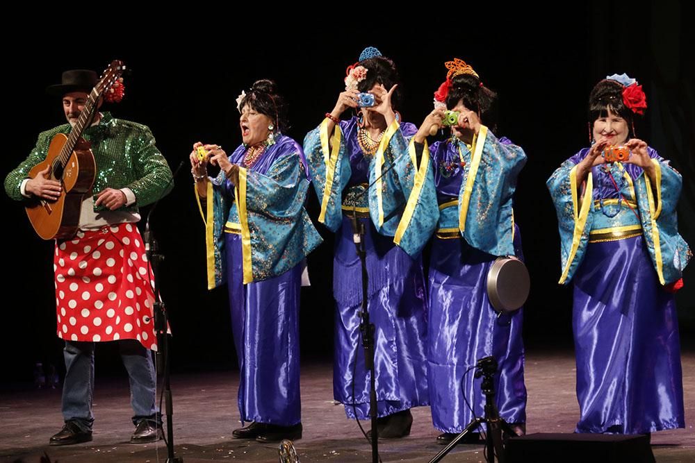 El Gran Teatro acoge la fiesta del Carnaval de los Mayores