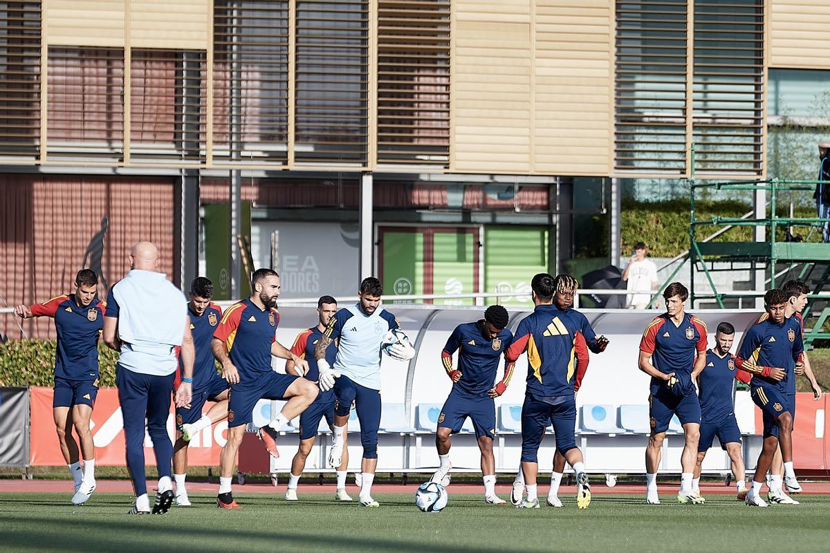 Instante del entrenamiento de la selección española en Las Rozas (Madrid).