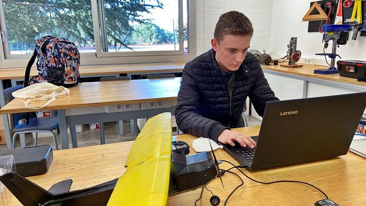 Joan Pelters Keller ha construït un avió que és capaç de volar