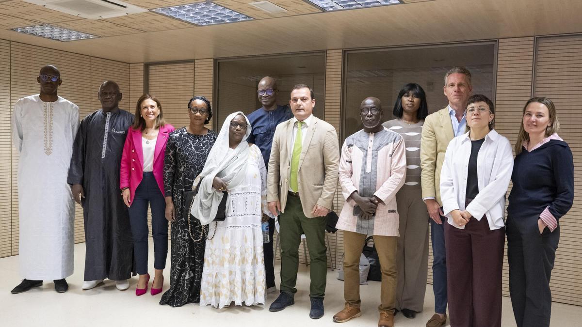 El vicepresidente Andrés Martínez y la diputada Maria Tormo se han reunido con una delegación de Senegal.