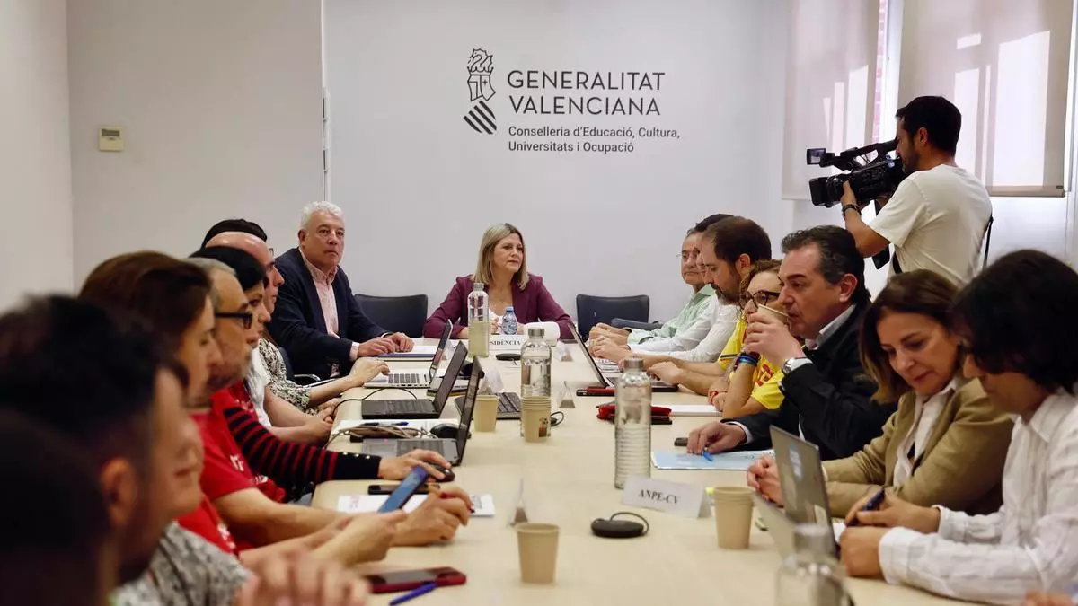 Los profesores mantienen la huelga después de que Conselleria les ofrezca 75 euros mensuales brutos más en 2029