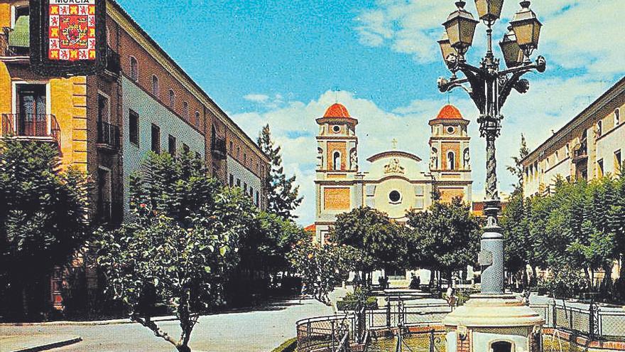 Vistabella plaza central. 1965.