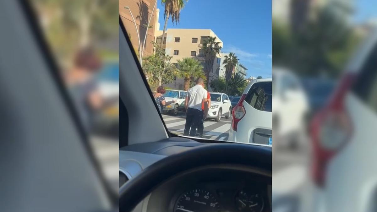 Pelea entre un taxista y un peatón en Canarias