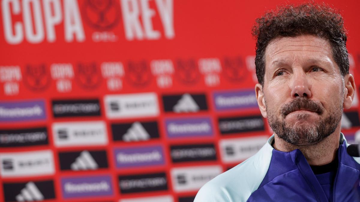 Simeone: "Me gustaría juntarme con Ancelotti y aprender"