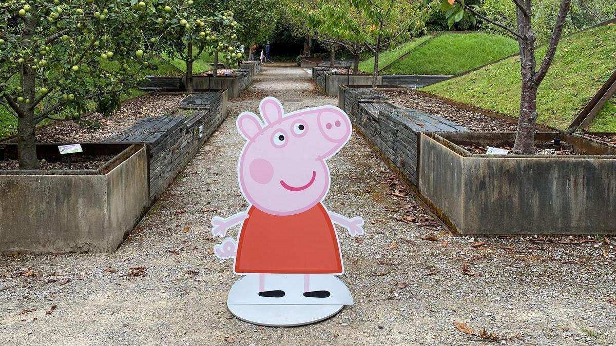Peppa Pig en un rincón del Jardín Botánico.