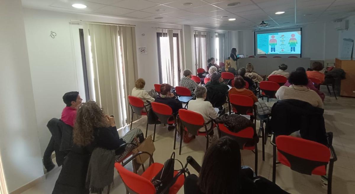 El curso ‘Alimentación sana y segura en la edad adulta’ se celebró en la casa de la cultura.