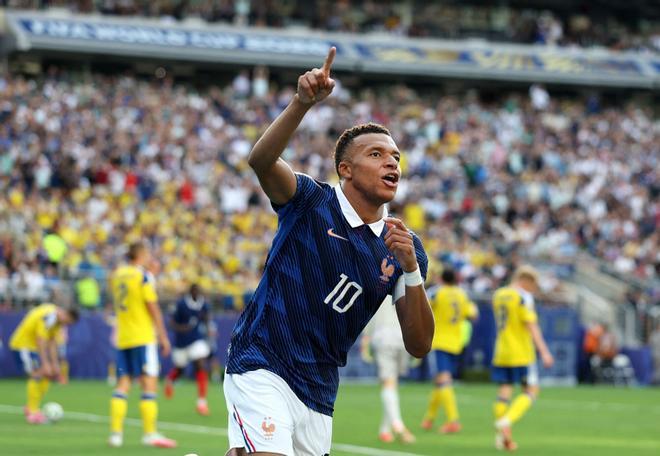 Otro doblete de Mbappé para que Francia desplume a Suecia (3-0)
