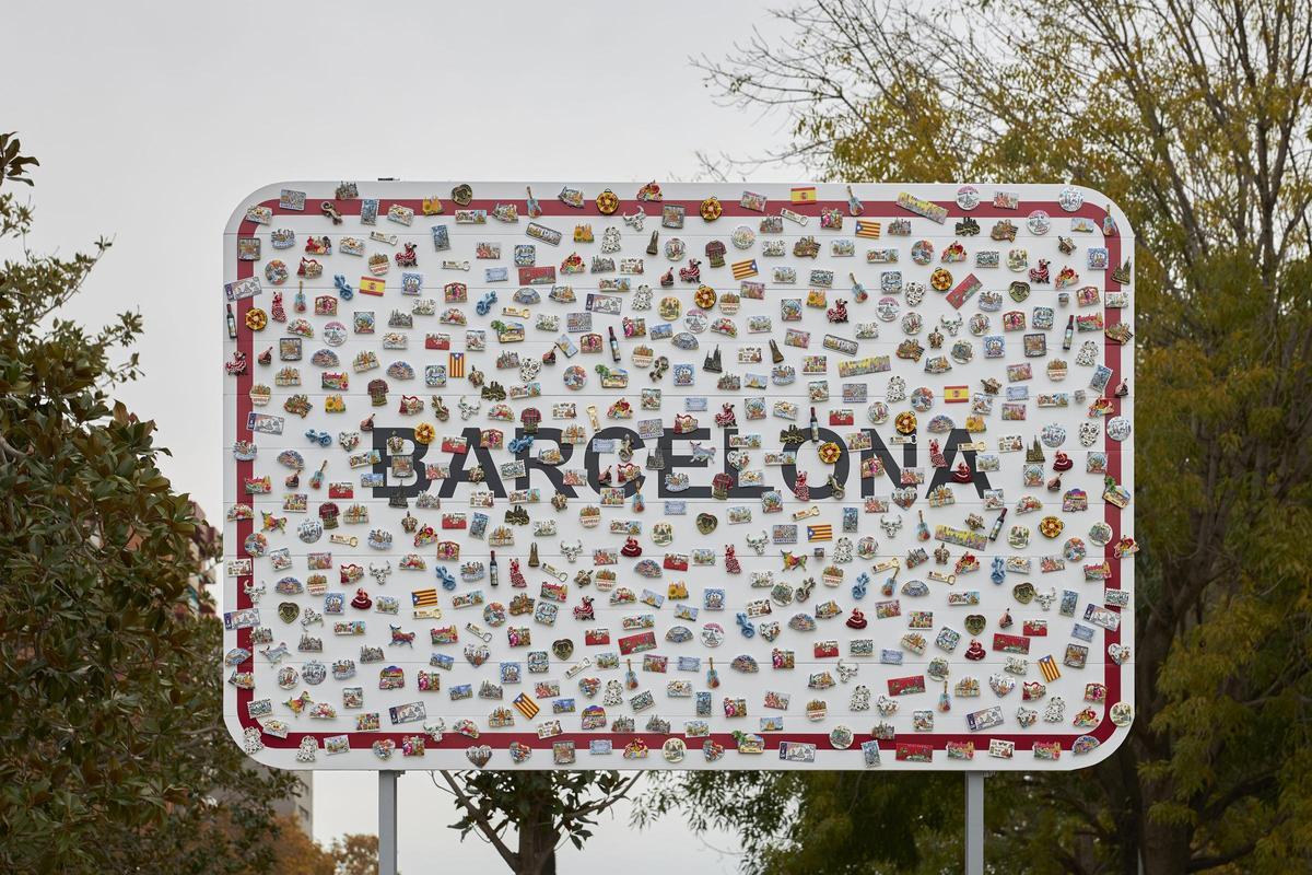 'La Barcelona amagada' de Octavi Serra, una reflexión sobre cómo el turismo de masas puede diluir la identidad de una ciudad.