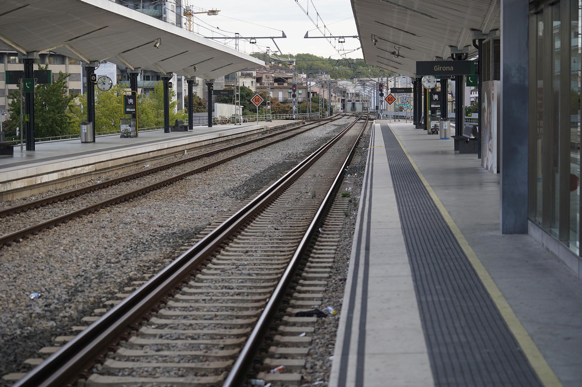 Caos ferroviari: Una avaria deixa sense trens de Rodalies i mitja distància