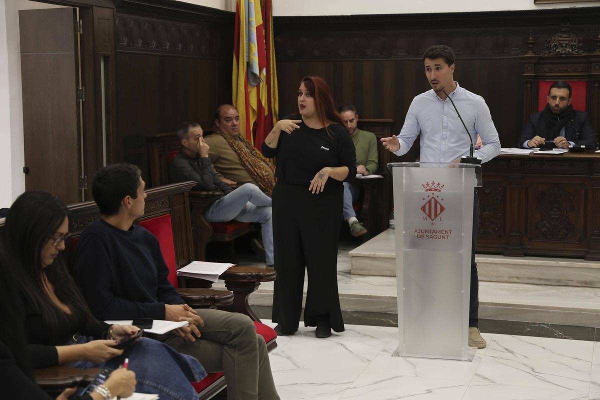 El concejal de Hacienda, Toni Iborra, interviene durante un pleno.