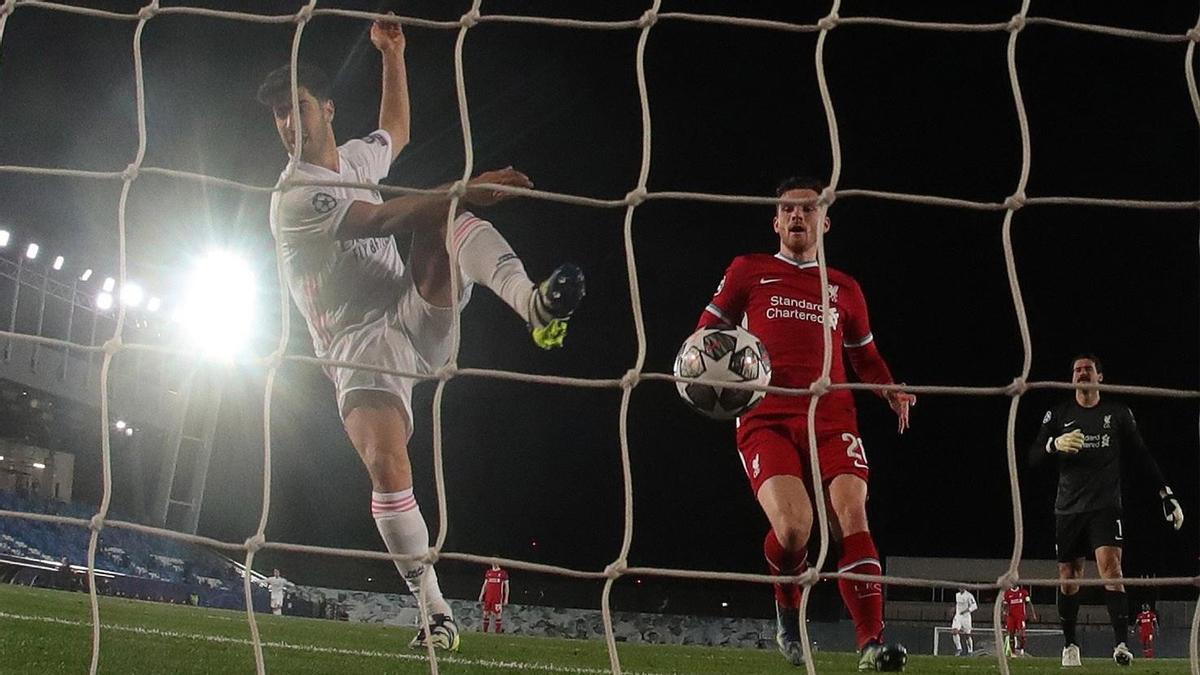 El ridículo error de Alexander-Arnold en el gol de Asensio que resume el partido del Liverpool