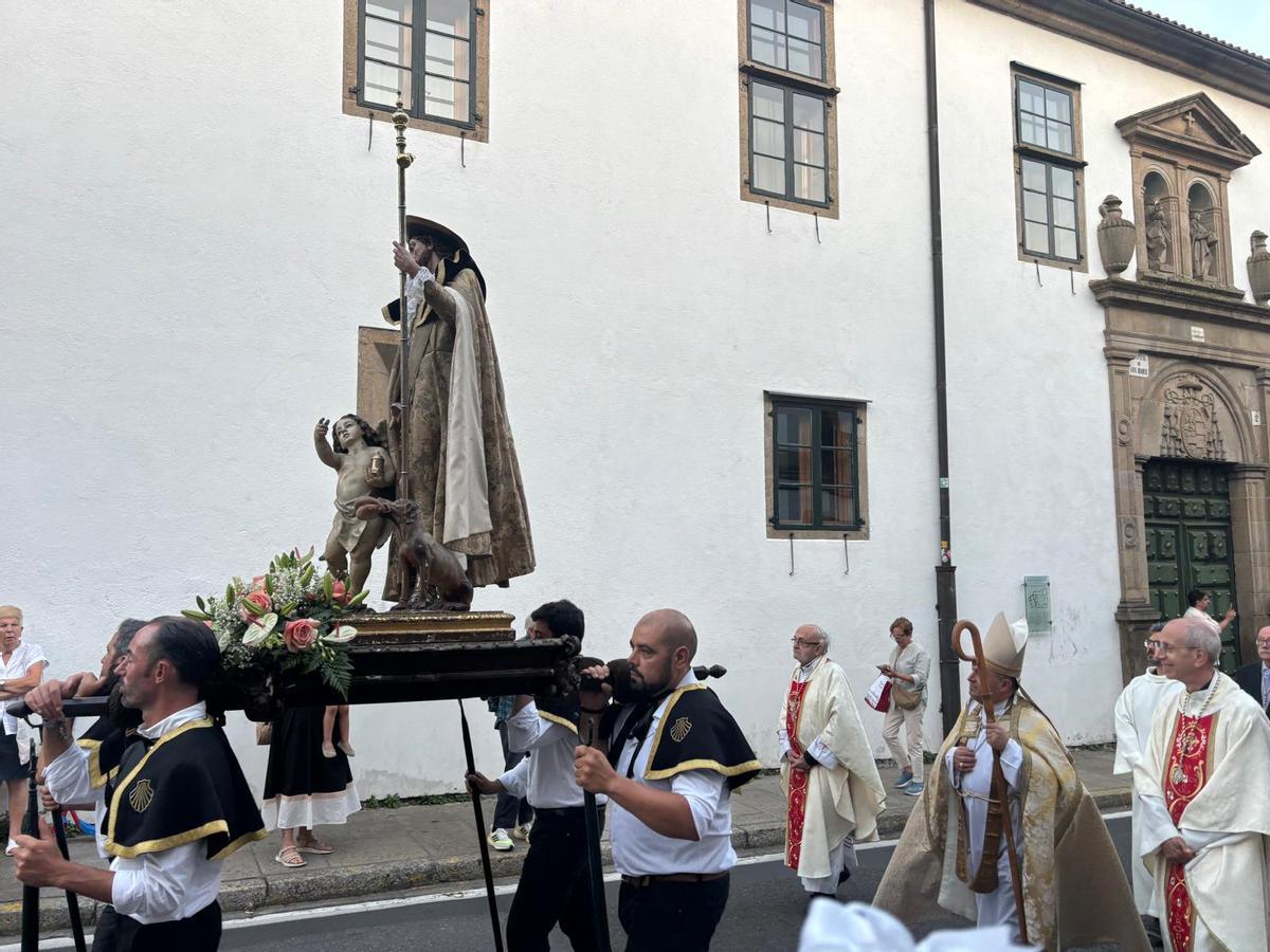 Santiago honra a San Roque con su tradicional procesión Santiago honra a San Roque con su tradicional procesión