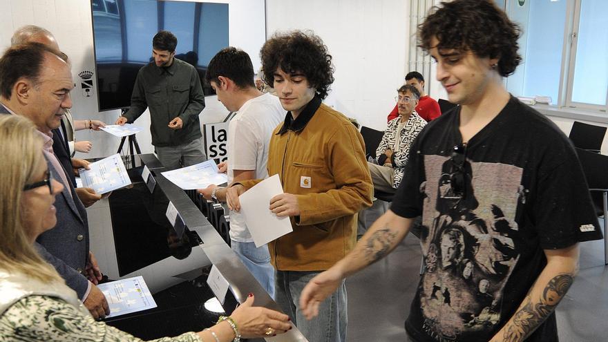 El mercado laboral envejece: los de más de 60 años superan a los menores de 30