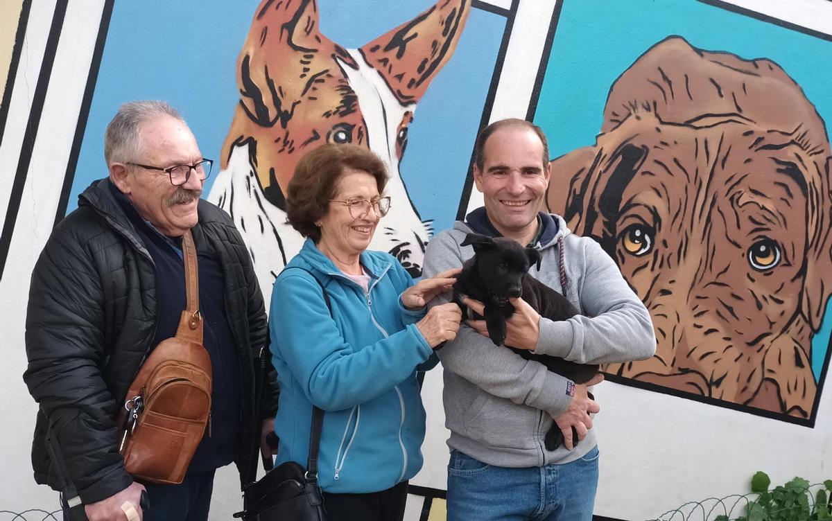 Bosc, uno de los cuatro hermanos, con su nueva familia