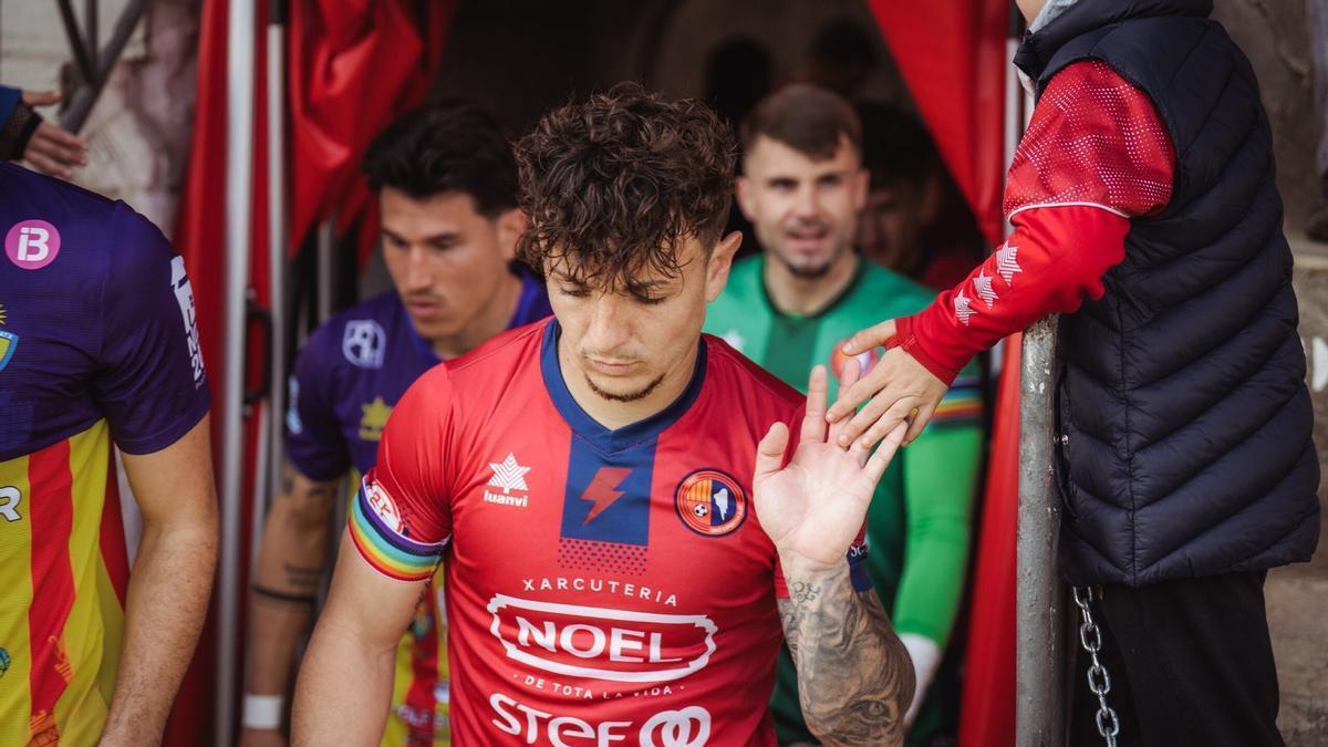 Víctor Maffeo Suffers ACL Tear: Olot Defender Out for Season