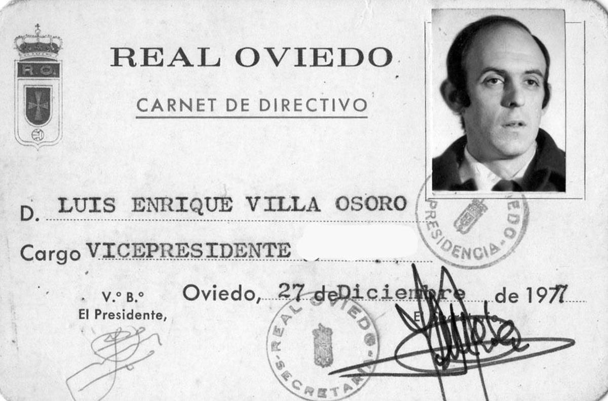 El carnet de directivo de Luis Enrique Villa