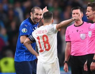 Chiellini frenó la "trampa" de Jordi Alba