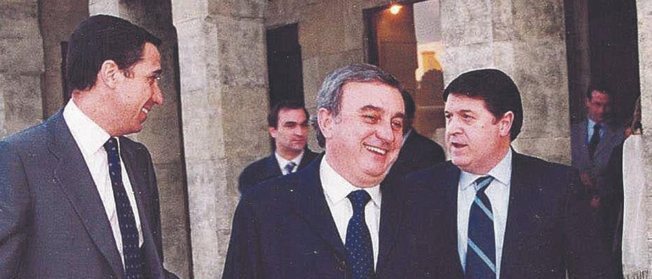 Zaplana, Barceló y Olivas visitan Terra Mítica, en 2005.