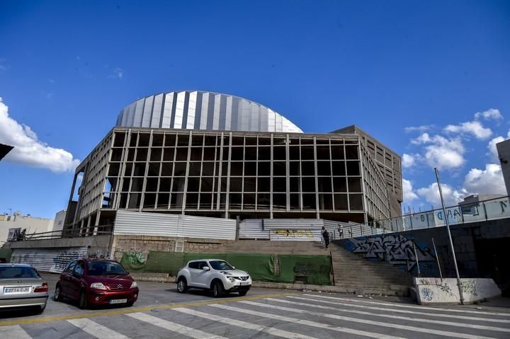 EDIFICIO A MEDIO HACER DEL PALACIO DE ...