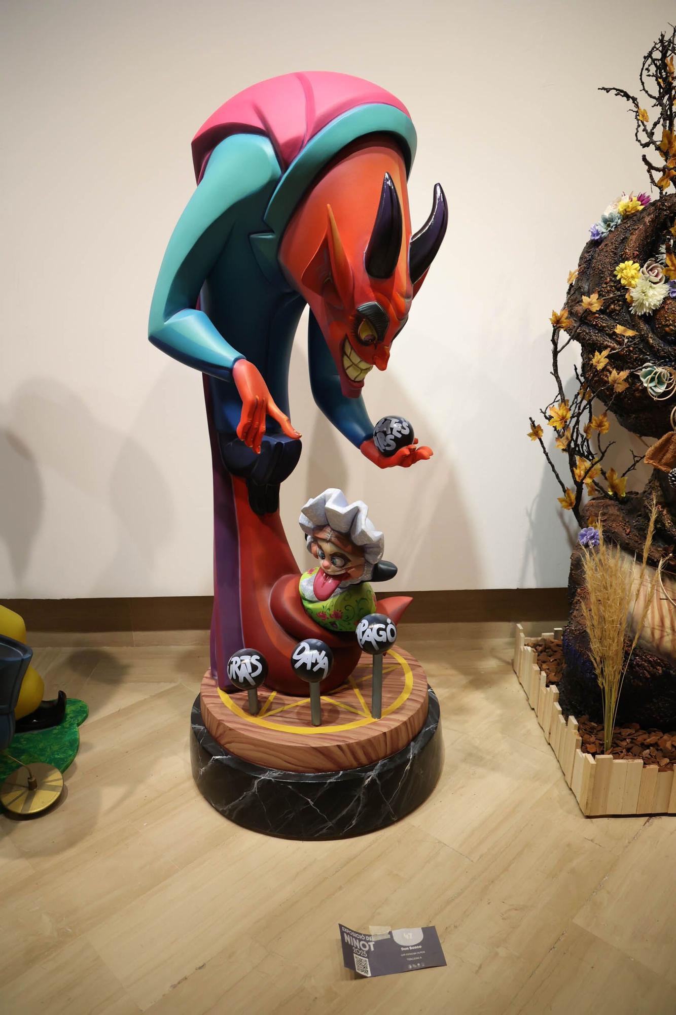 Exposición del Ninot adulto de las hogueras 2025