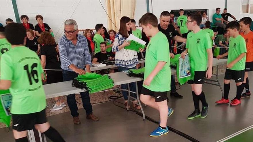 GIl rosiña clausura las escuelas deportivas