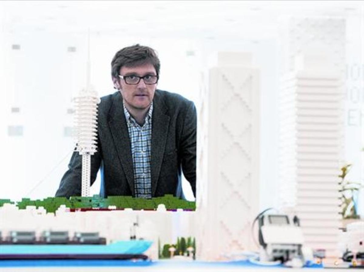 PECES.Pep Salazar, a l’exposició ’Connected Beings’ del Mobile World Centre Barcelona.