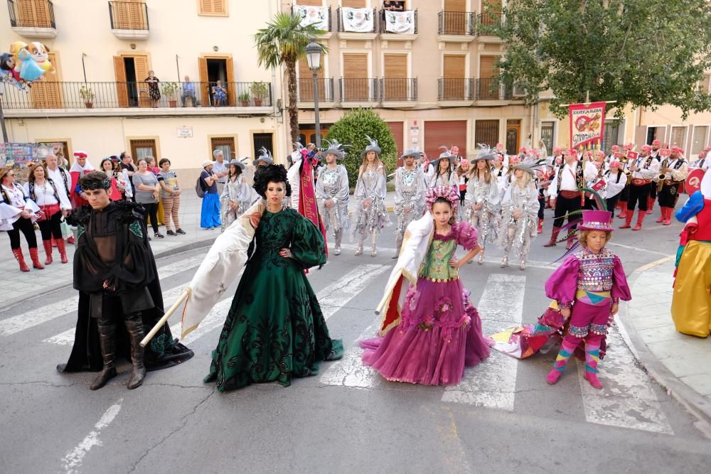 Miles de devotos festeros acompañaron al santo anacoreta en la sobria y tradicional Procesión