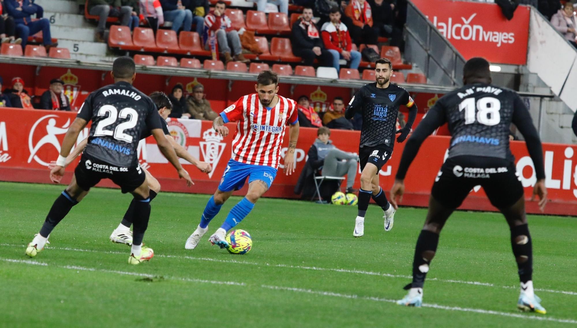 En imágenes: Así fue el Sporting-Málaga disputado en El Molinón