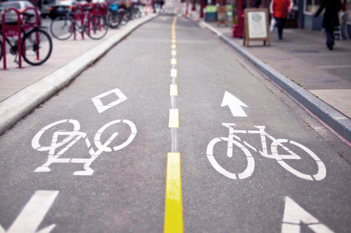 Collboni aparca el carril bici previst per a la plaça de Catalunya