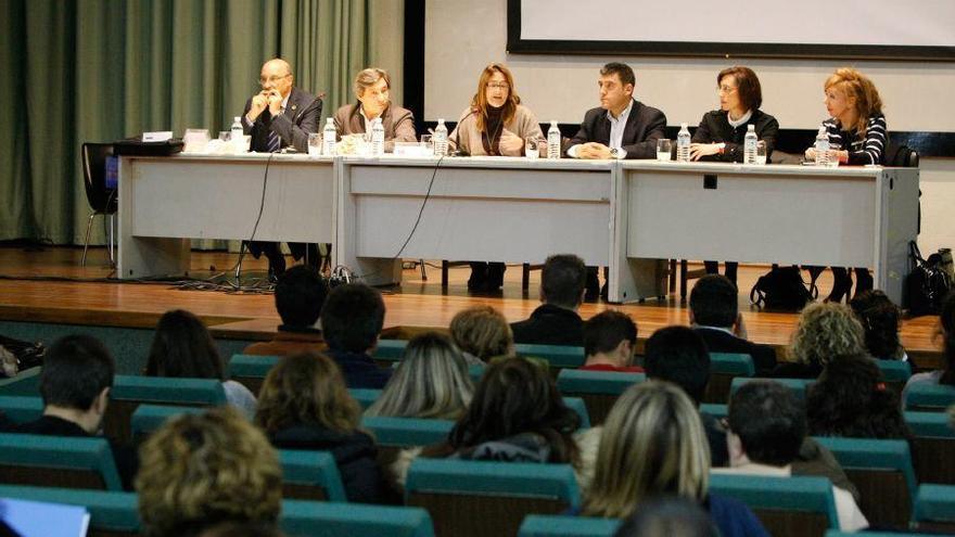 Inauguración de la feria por la presidenta de la Diputación, Mayte Martín Pozo.