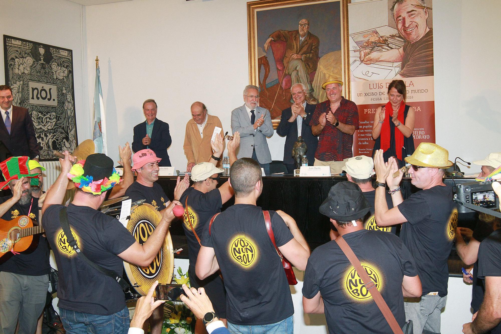 Luis Davila, humorista de FARO, recibe el Premio Trasalba 2023