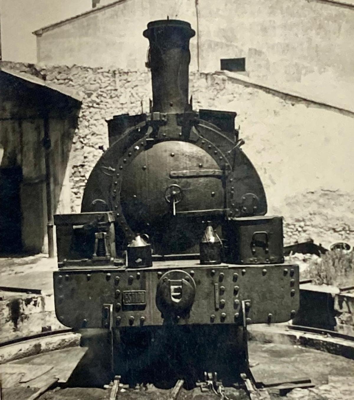 La parte frontal de la máquina de vapor