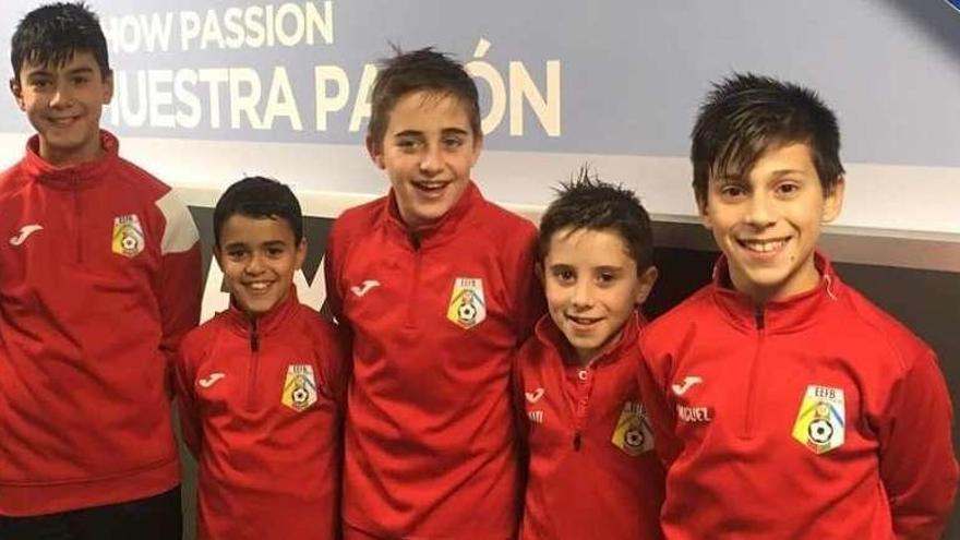 Cinco jugadores de la Escola Estrada entrenan en A Madroa