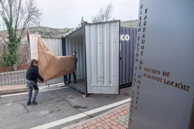 Montaje de la réplica de Risco Caído en Artenara