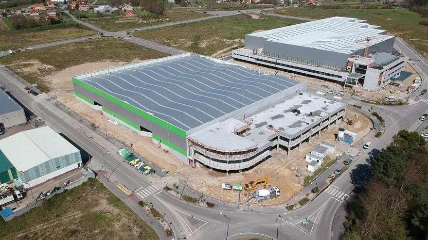 Vista aérea del estado actual de la planta en Porto do Molle. Al lado, la de Delta Vigo. // Ecoforest